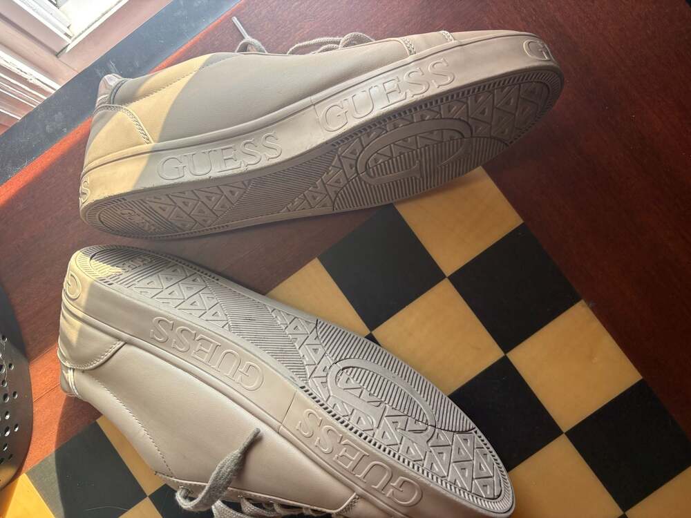 Guess mens Hourly Lace-Up Faux Leather Sneakers, Light Beige - Picture 4 of 6